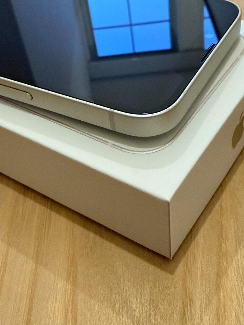 iPhone 13 スターライト 128GB SIMフリー　箱・充電ケーブル付き