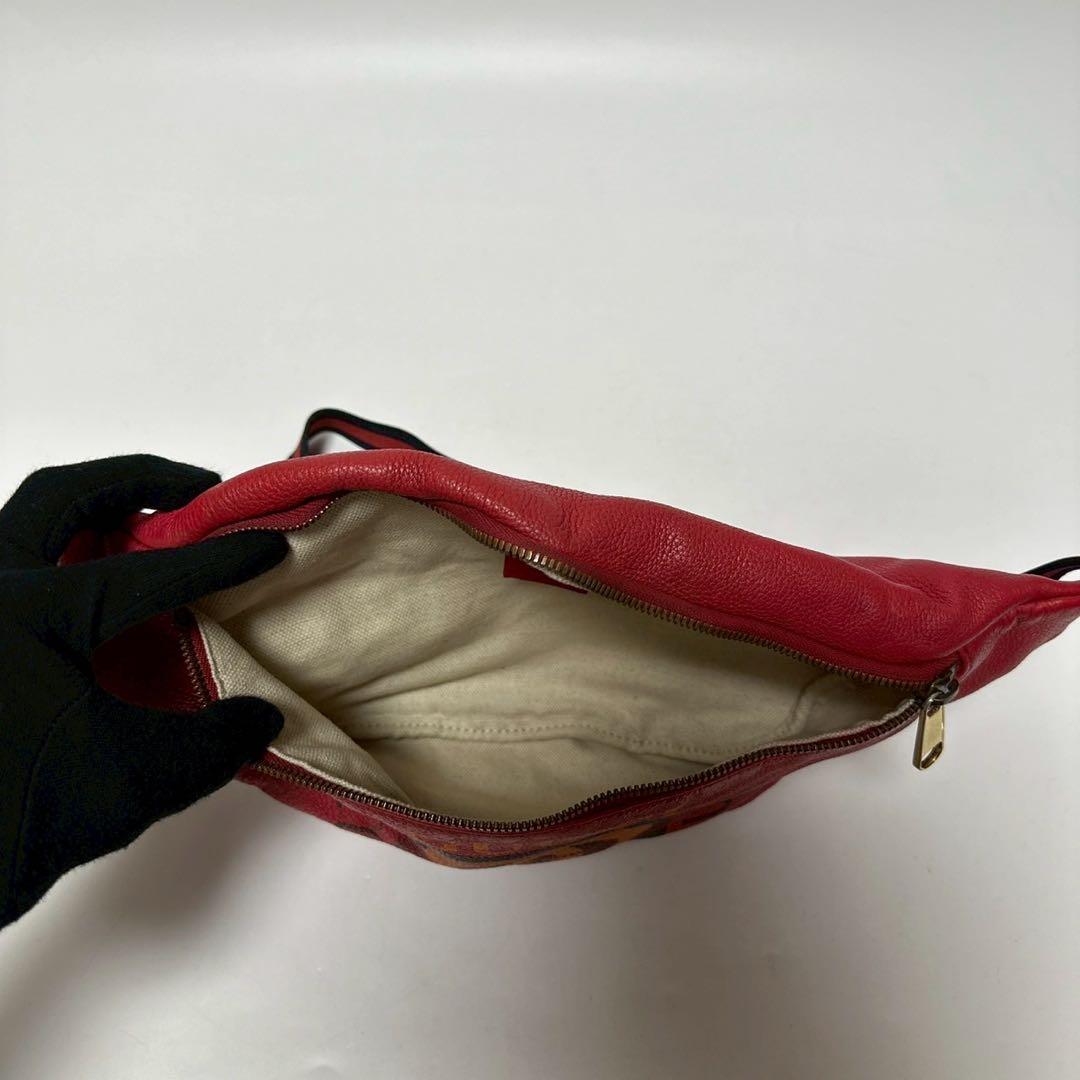 p97【美品】グッチ　レザー　ロゴプリント　シェリーライン　ウエストバッグ