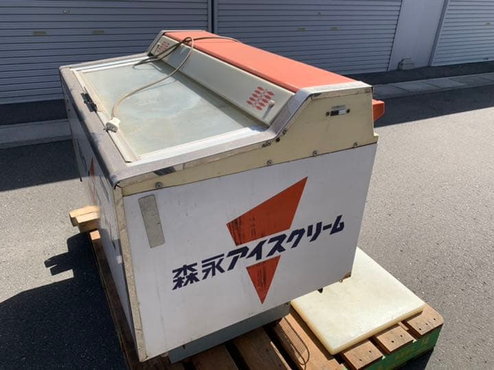 懐かしい駄菓子屋風冷蔵庫