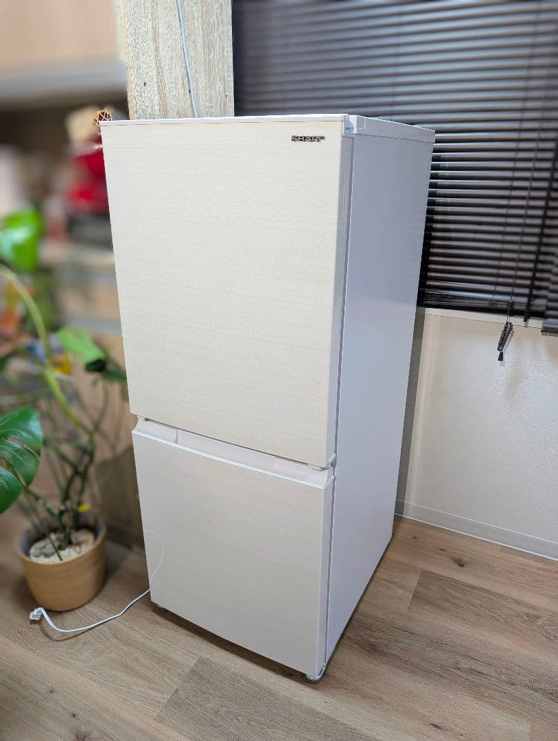送料込み SHARP 冷蔵庫 2022年製 美品清掃済