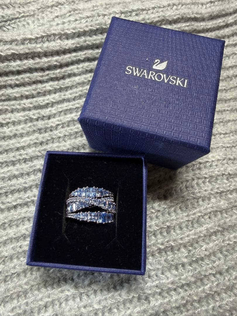 スワロフスキー　twist wrap リング