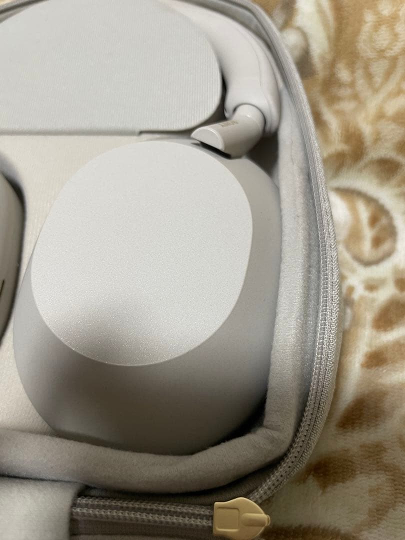 【美品】ソニー WH-1000XM5 プラチナシルバー