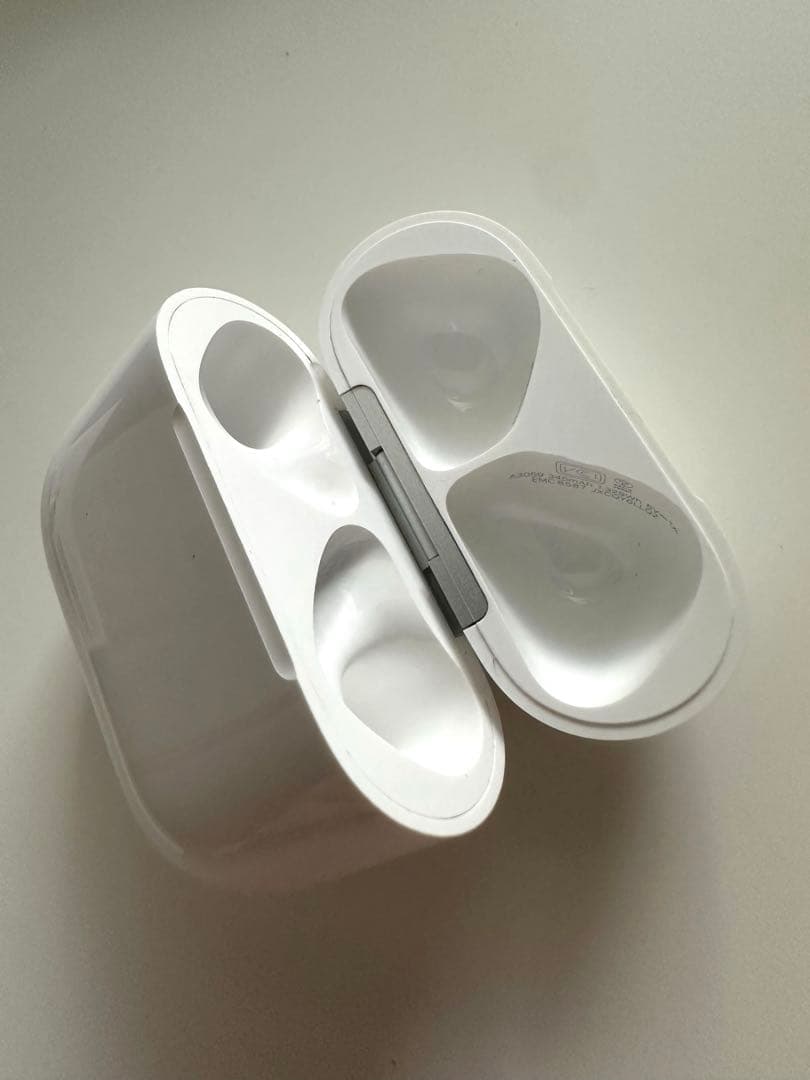 Apple - AirPods 4 本体+左耳のみ