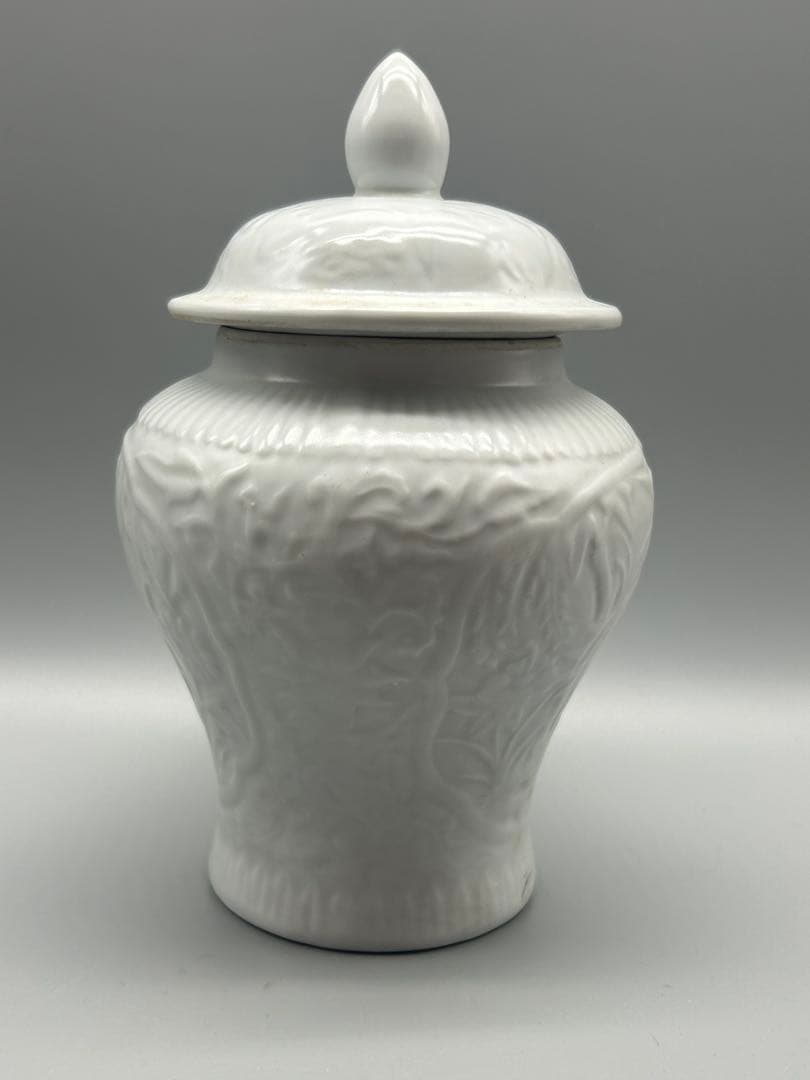 【骨董美品】白い陶器　蓋付き