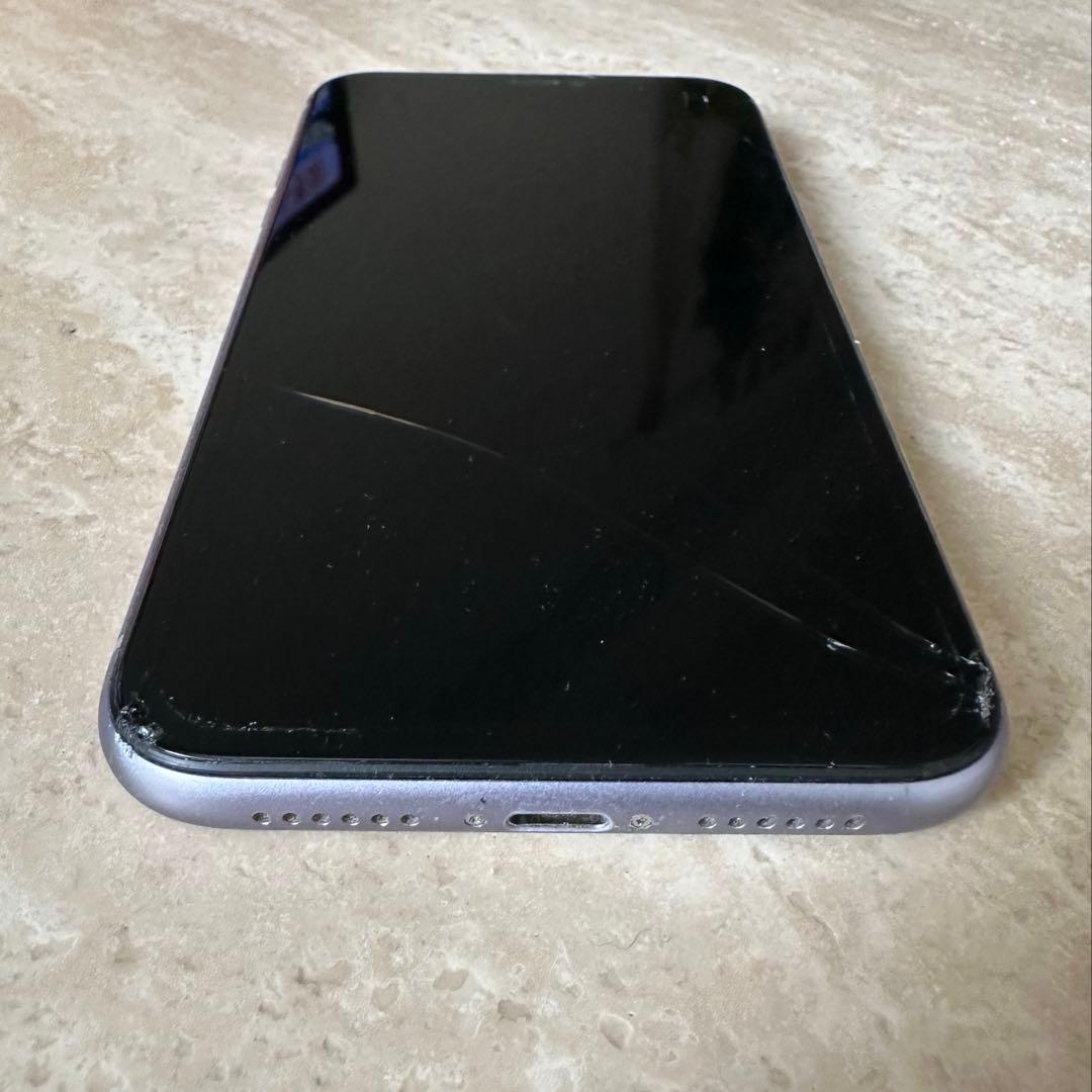 iPhone11 128GB ジャンク品 本体のみ【画面割れ】