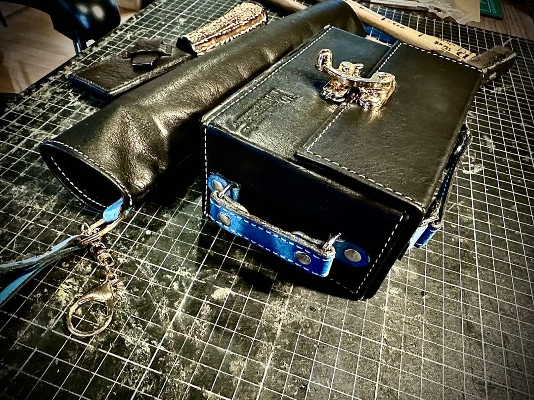 11月SALE品！Pvt.Workshop 極　CL 本革　デッキ　ハーフケース