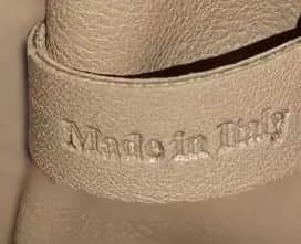 【極美品・イタリア製】AKRIS ミニボストンバッグ キルティング レザー 鍵付