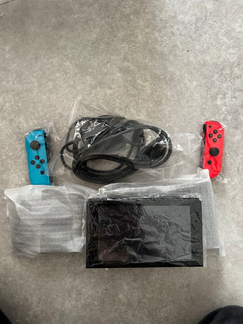 Nintendo Switch 本体 ネオンブルー/ネオンレッド