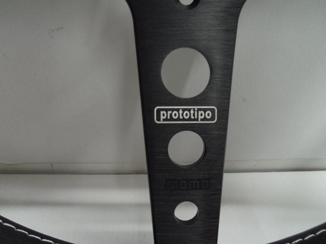 【未使用】momo プロトタイプ ステアリング ZHC-SWM002BK