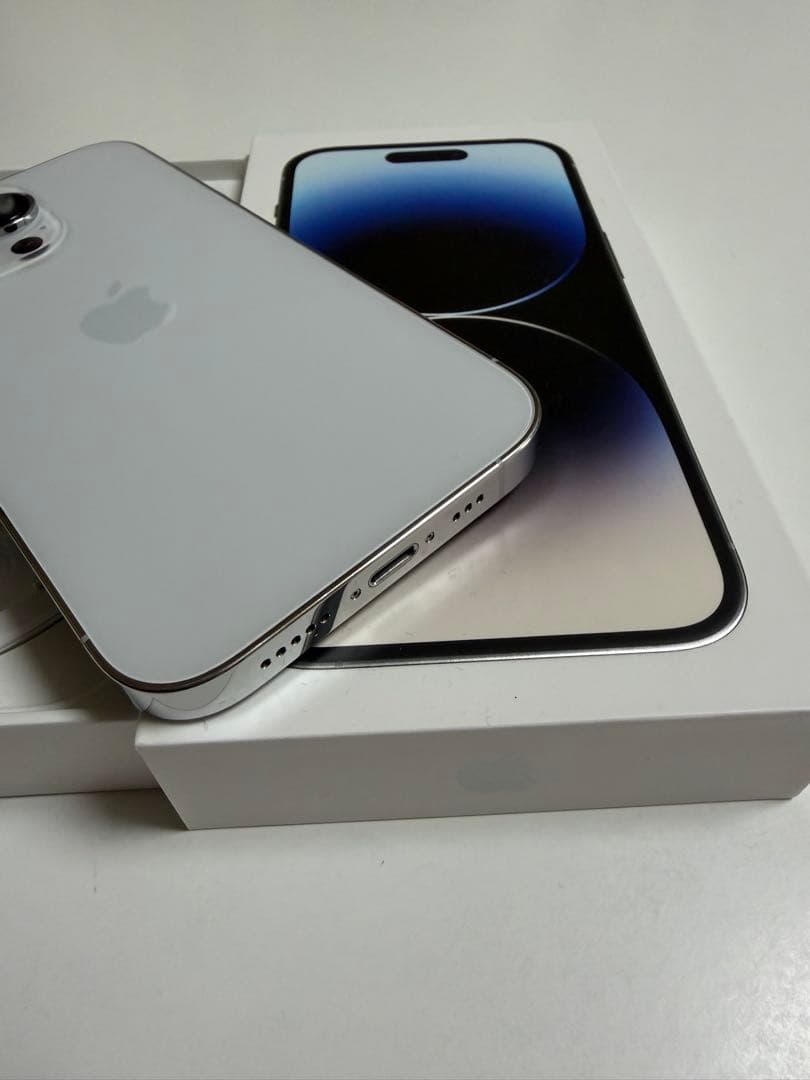 【美品】iPhone 14 pro シルバー　256gb
