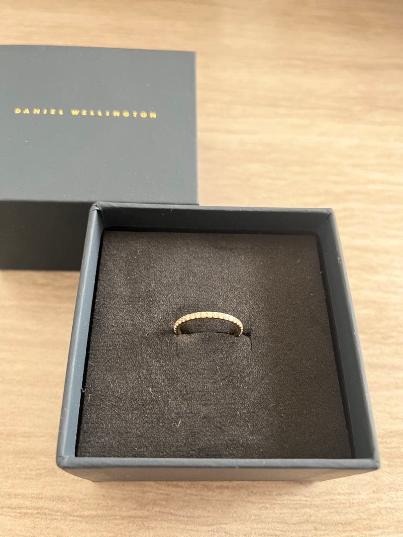【人気完売商品】DANIEL WELLINGTON ゴールドリング