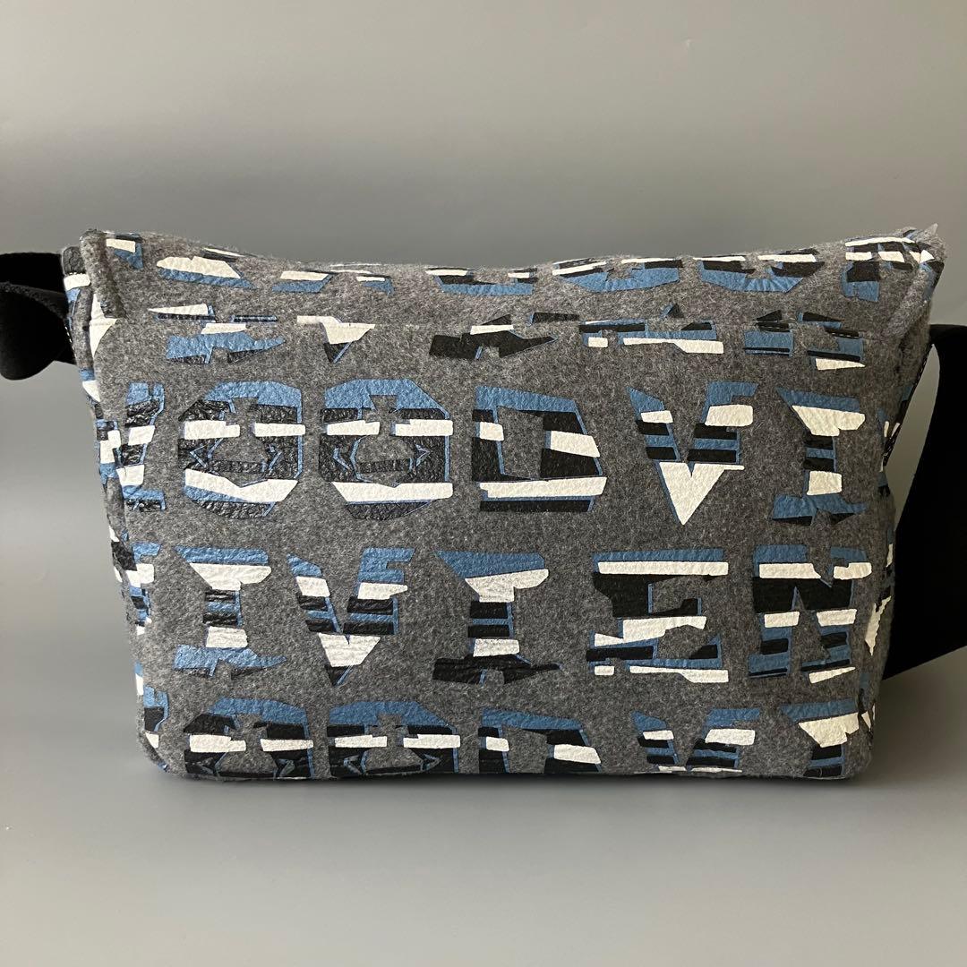 ヴィヴィアンウエストウッド フェルト メッセンジャーバッグ/ショルダー