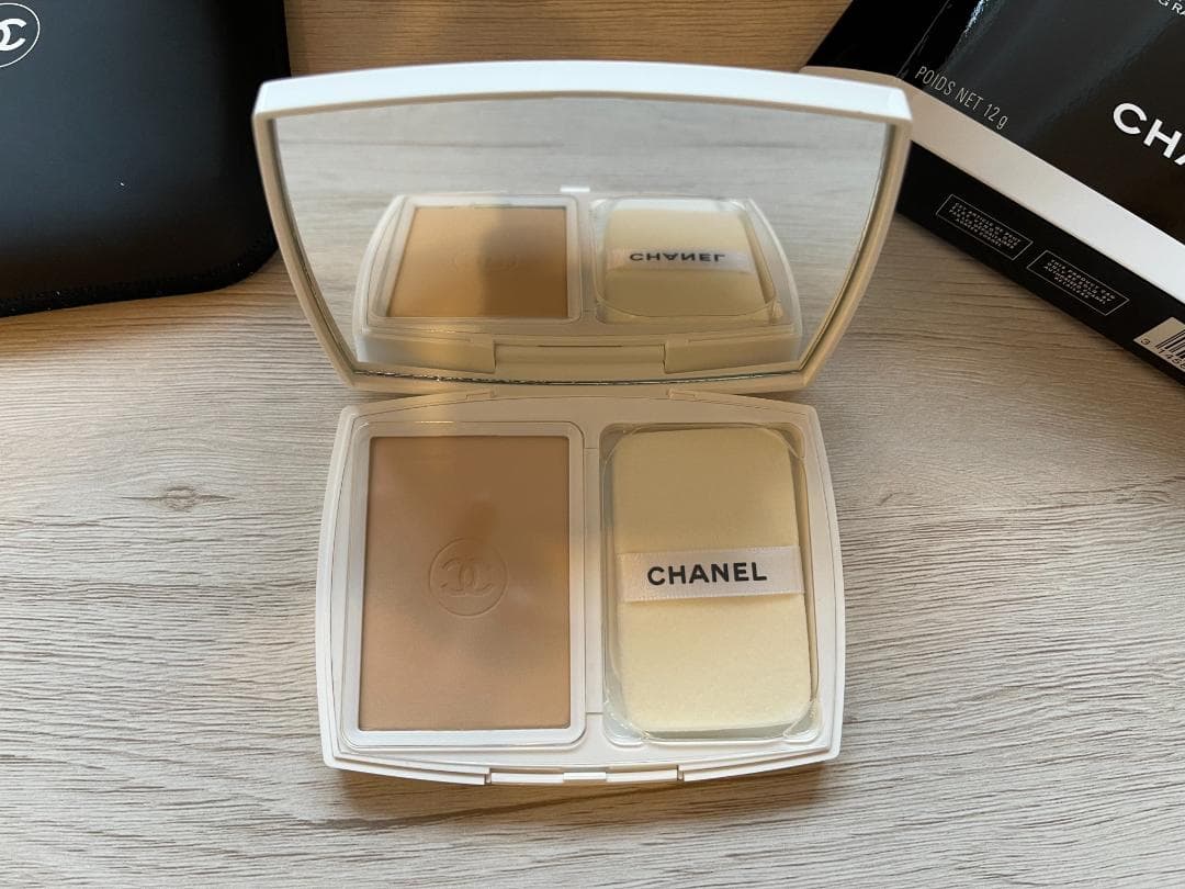 シャネル ル ブラン ブライトニング コンパクト B20 ファンデーション