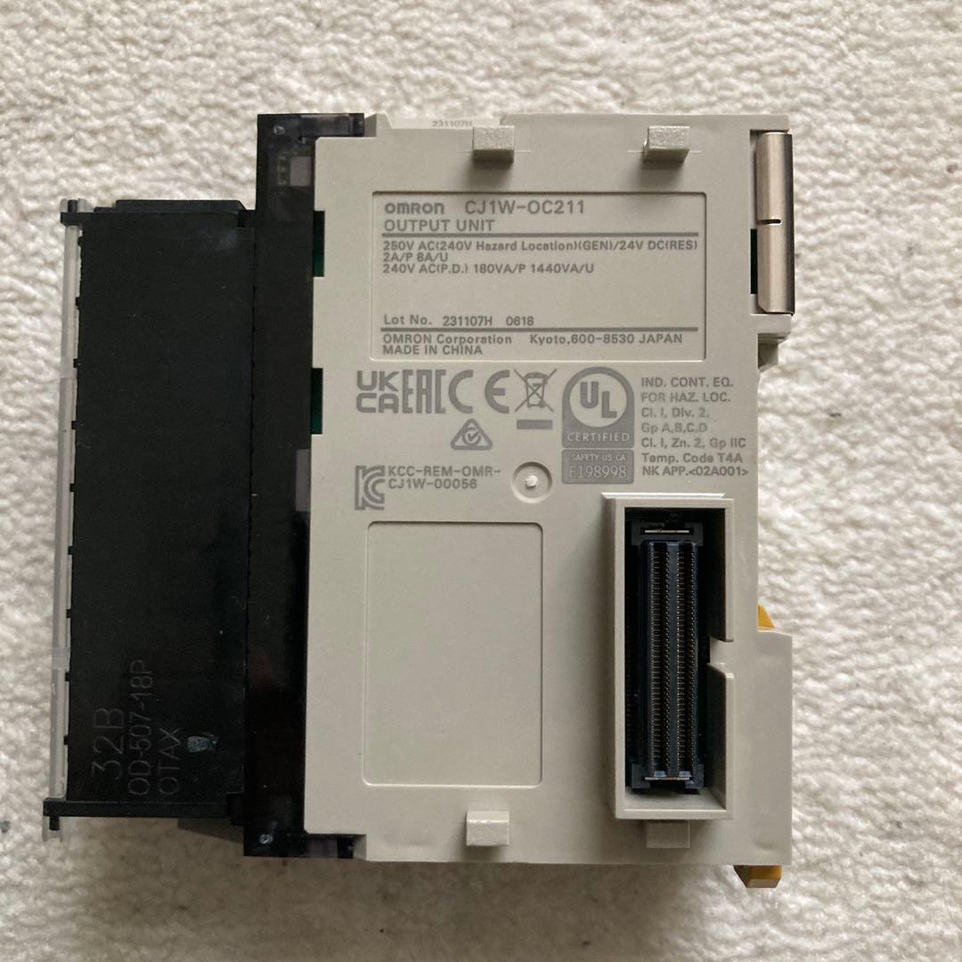 CJ1W-OC211 リレー接点出力ユニット 出力16点 (OMRON)