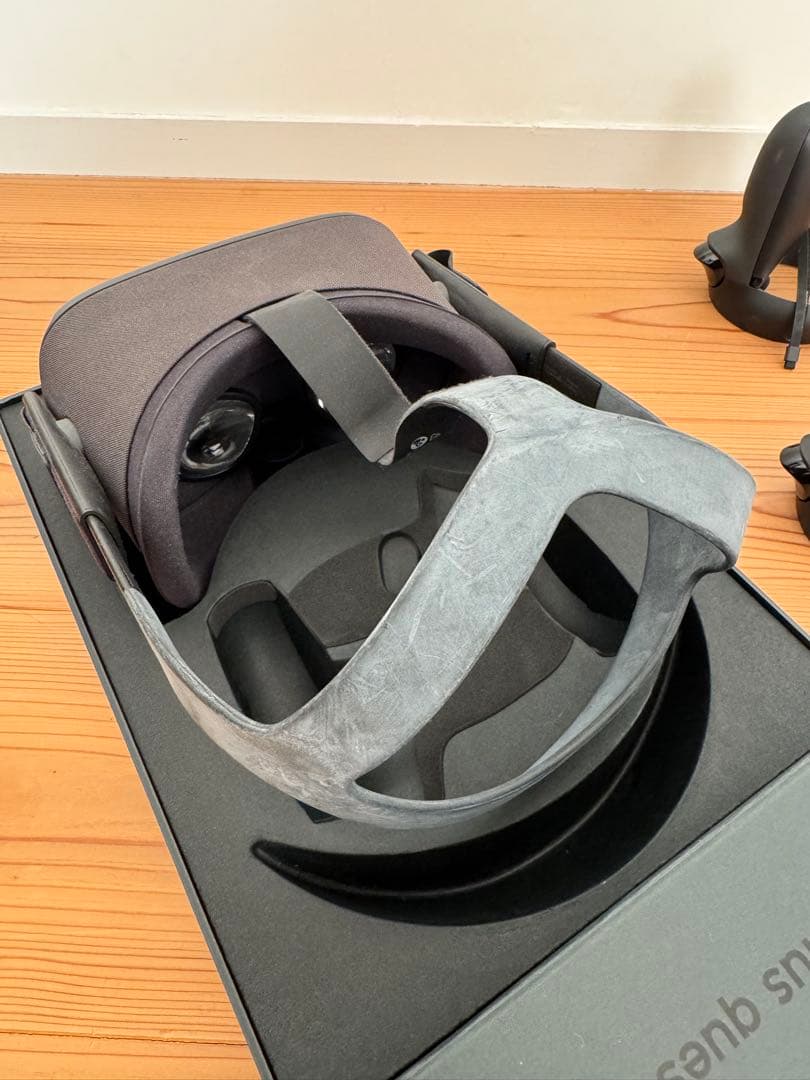  Quest 64GB VRヘッドセット 本体とコントローラーセット