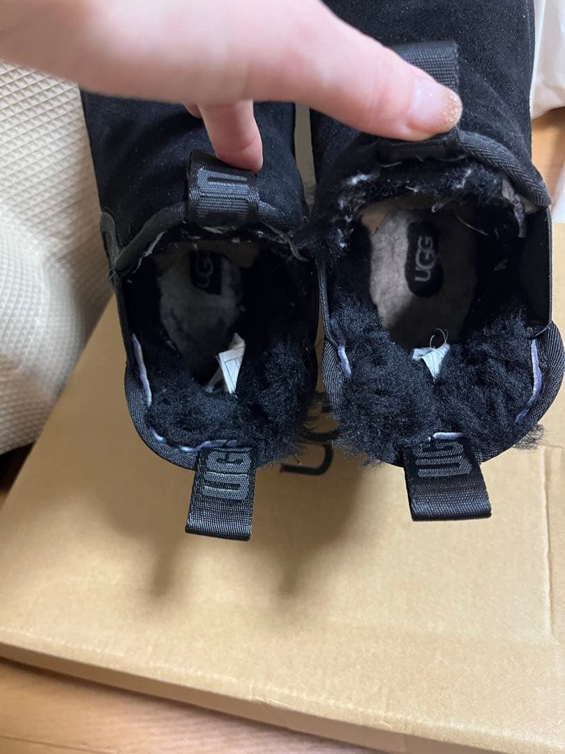 UGG プラットフォームブーツ　Neumel Platform Chelsea