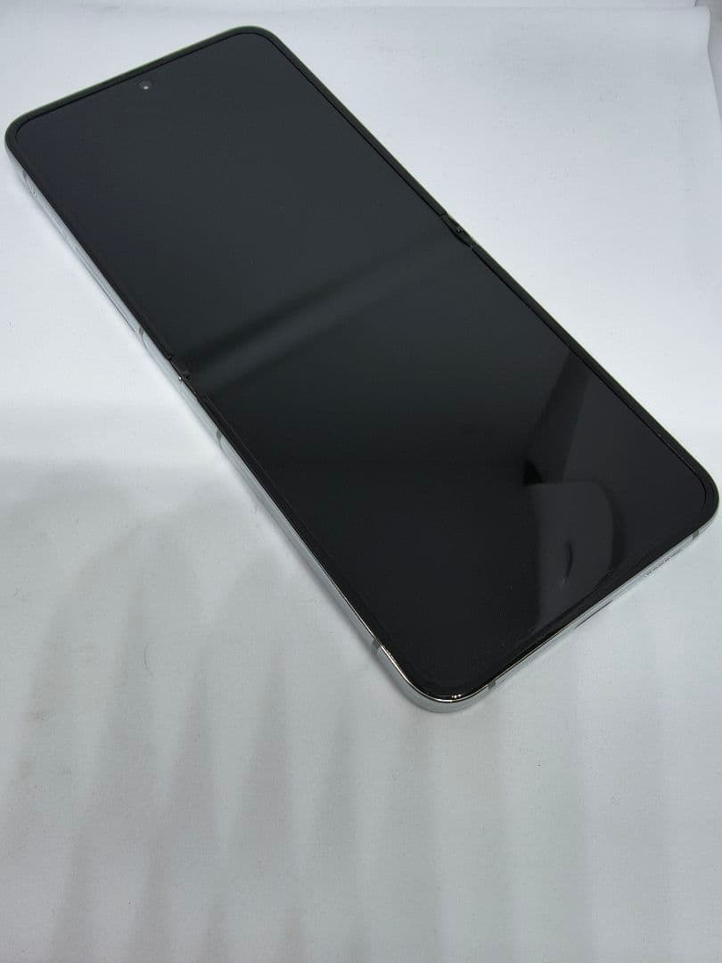 国内版！Samsung Galaxy Z Flip5 本体 SCG23 ミント