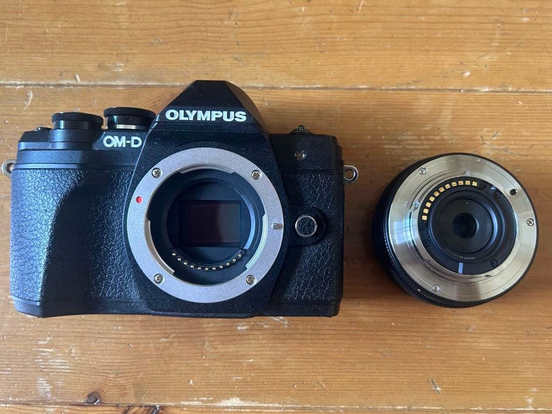 OLYMPUS OM−D E−M10 Mark 3 Wズームキット 黒