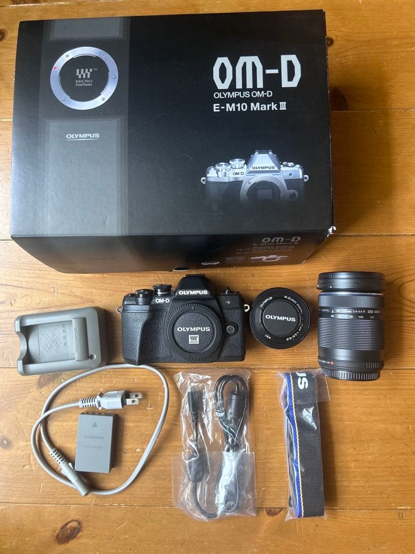 OLYMPUS OM−D E−M10 Mark 3 Wズームキット 黒