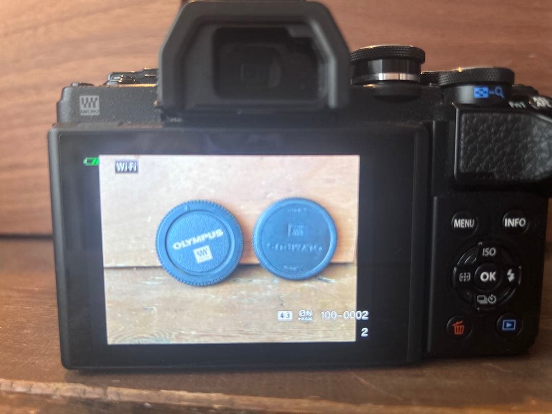 OLYMPUS OM−D E−M10 Mark 3 Wズームキット 黒