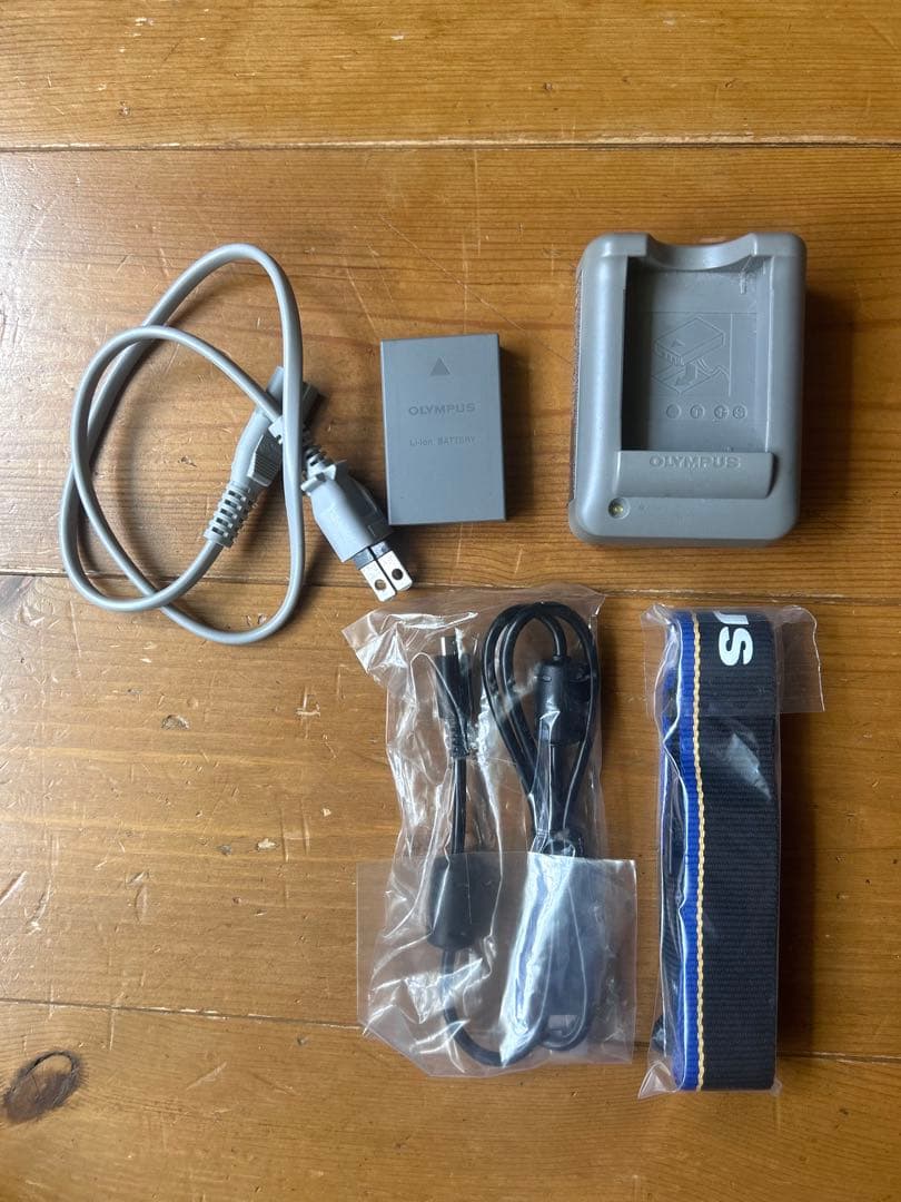 OLYMPUS OM−D E−M10 Mark 3 Wズームキット 黒