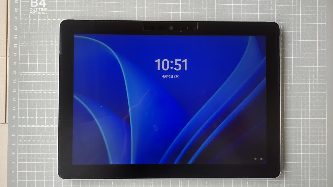 Surface GO 64GB/4GB、専用キーボード、ペン、充電器、箱