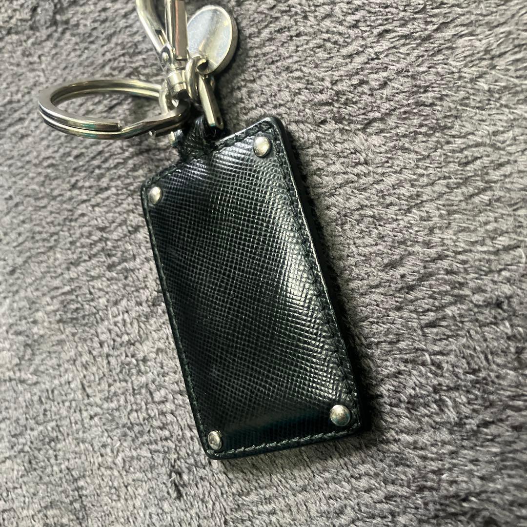 プラダ　キーホルダー　ポーター　ドアマン　ホテルマン　旅行　男　黒　ブラック