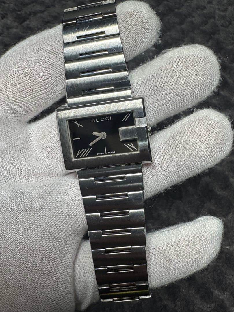 GUCCI スクエアウォッチ ブラックダイヤル