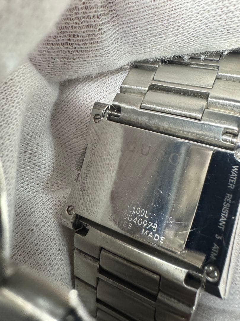 GUCCI スクエアウォッチ ブラックダイヤル