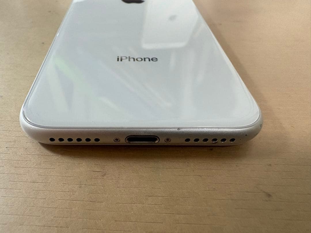 バッテリー93%iPhone 8 64GBシルバー 本体