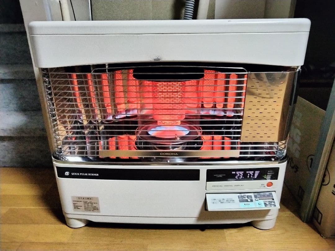 引き取り及び近郊配達限定出品！札幌発コロナFF石油ストーブ2013年式中古品