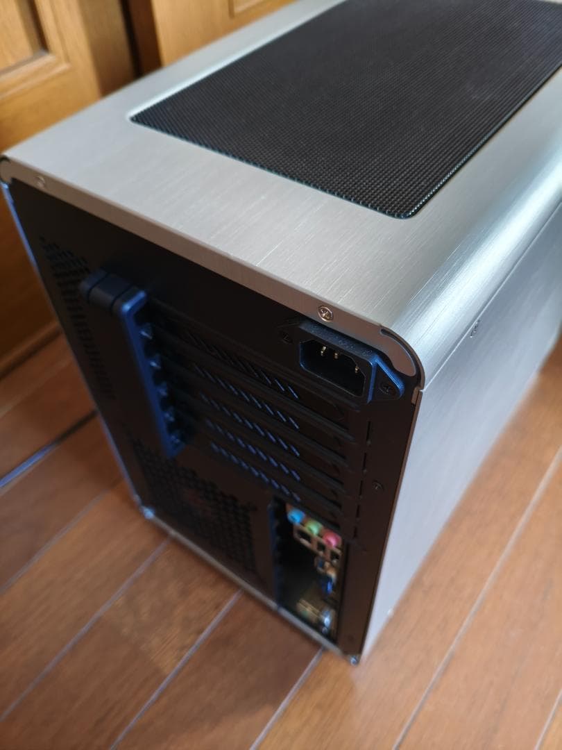 ミニタワーPC Core i7 9700K / DDR4 16GB