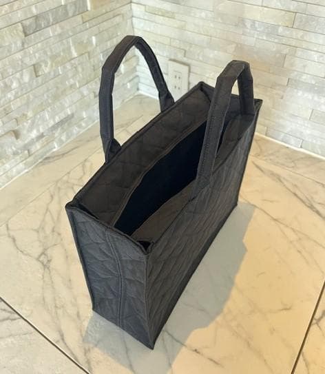 お受験バッグ　黒　自立　保護者会で大活躍　キルティングトート　ファスナー付き