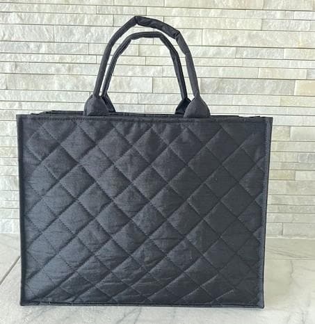 お受験バッグ　黒　自立　保護者会で大活躍　キルティングトート　ファスナー付き