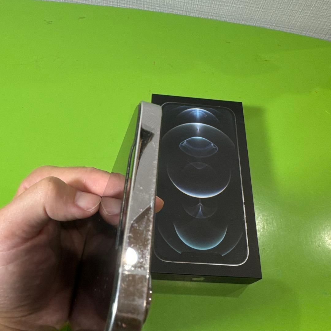 Apple iPhone 12 Pro Maxシルバー 本体 512GB