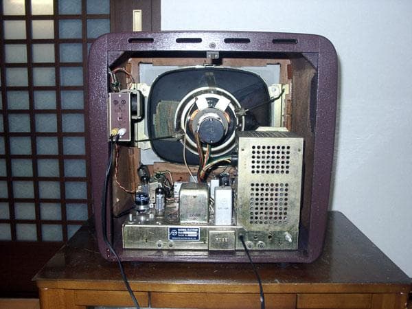 ナショナル初期型ブラウン管白黒テレビ プロの整備済みです　きれいに映ります