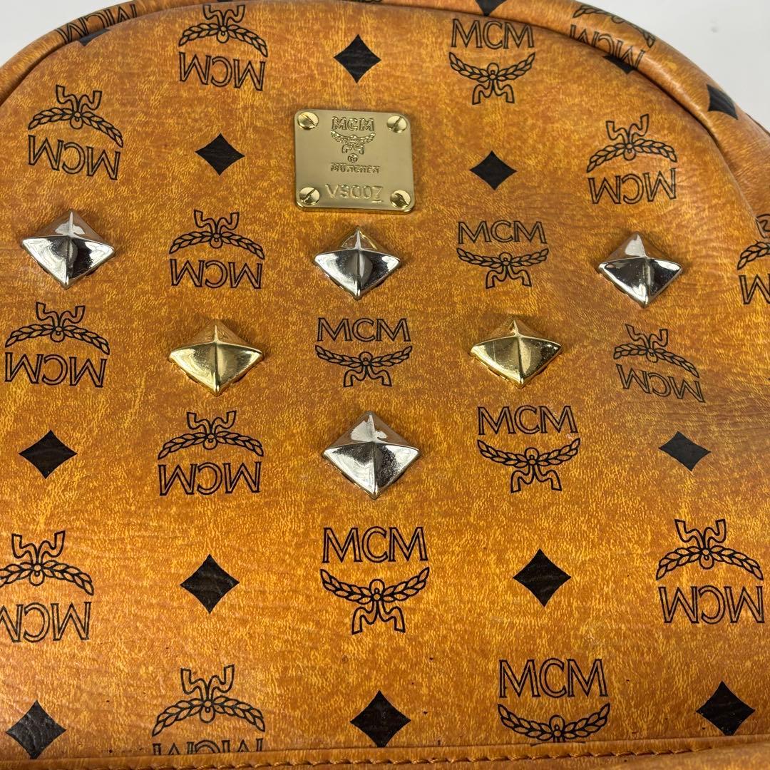 MCM スタッズ付き ブラウン 系　キャメル　リュックパック