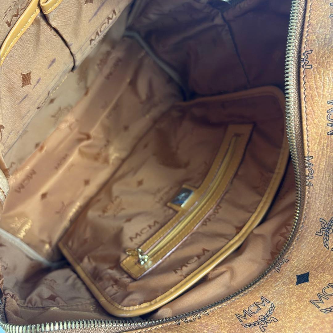 MCM スタッズ付き ブラウン 系　キャメル　リュックパック