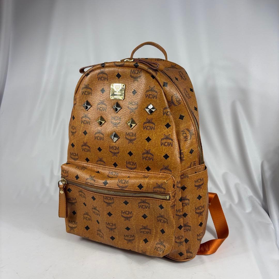 MCM スタッズ付き ブラウン 系　キャメル　リュックパック