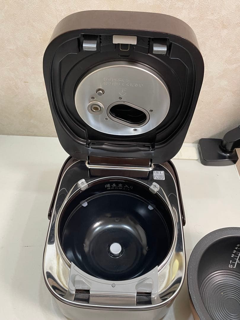 Toshiba RC-10VXE3 真空圧力IHジャー炊飯