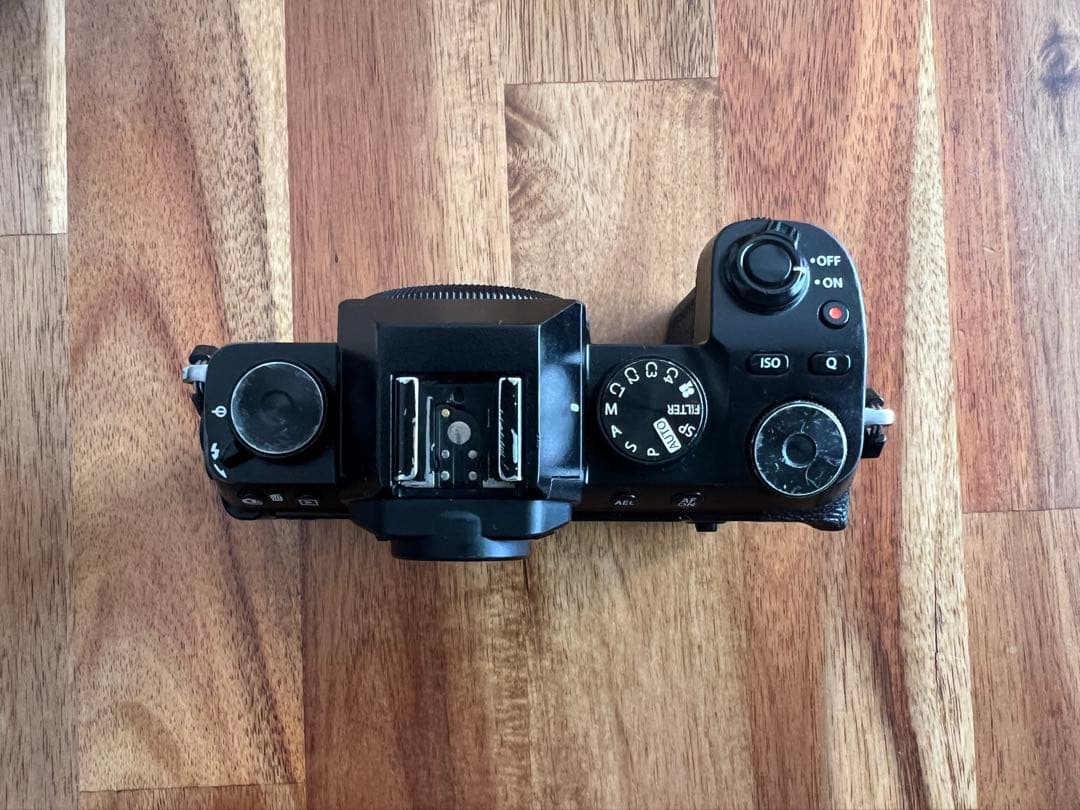 T*y様 FUJIFILM X-S10 本体と付属品