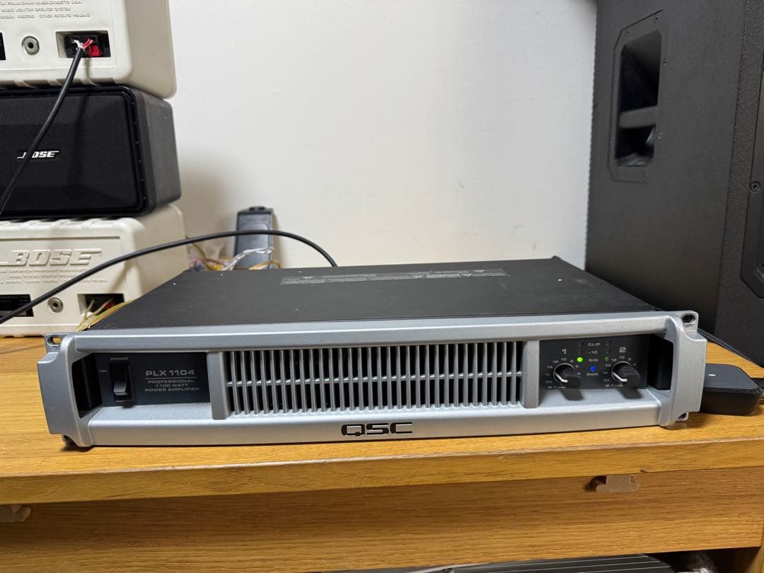 QSC PLX1104 パワーアンプ
