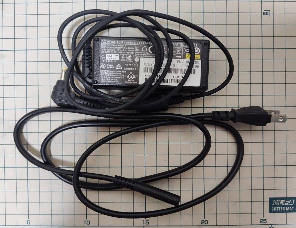 Windowsノート本体 FUJITSU LIFEBOOK UH93/D2 FMVU93D2BZ 16GB