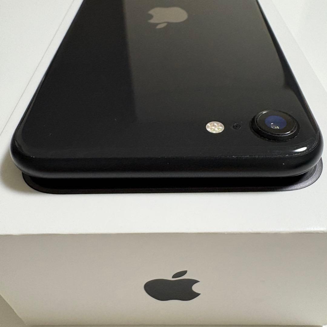 【極美品】iPhone SE (第2世代) 本体 128GB SIMフリー