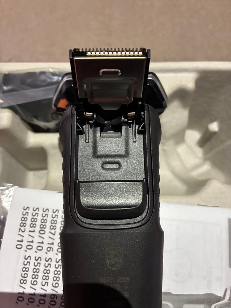 フィリップス S5889/10 5000シリーズ 電気シェーバー 回転式