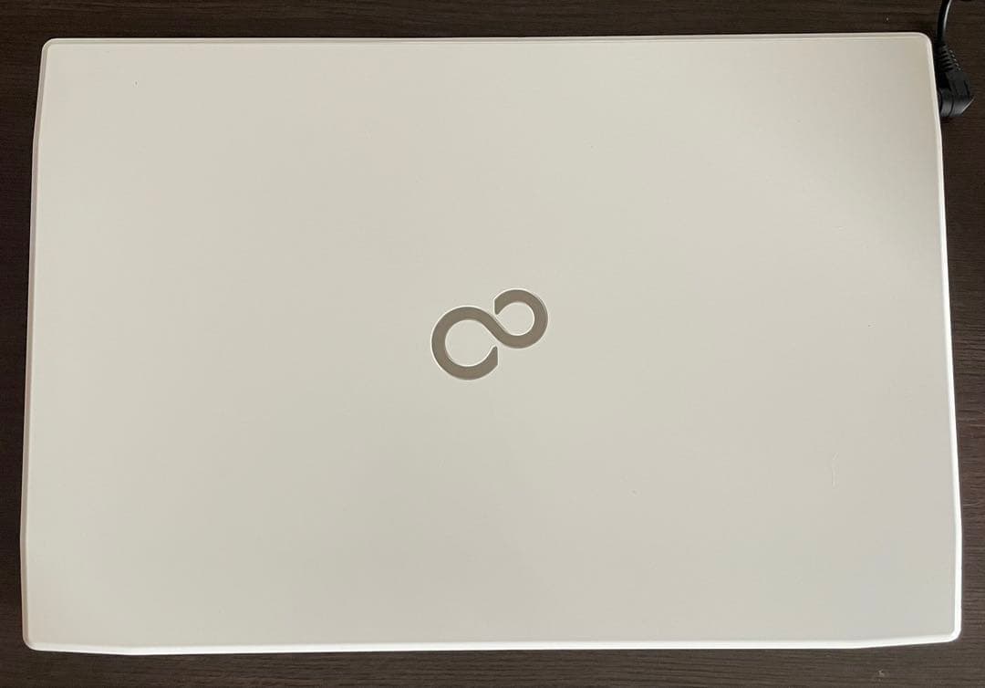 Fujitsu LIFEBOOK 15.6インチ ホワイト AH53/U