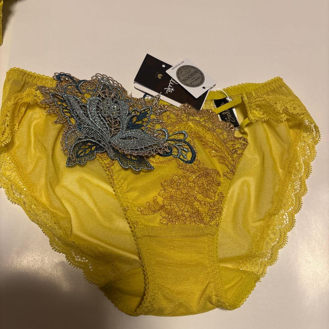 ワコール サルート B70&M2種 YE