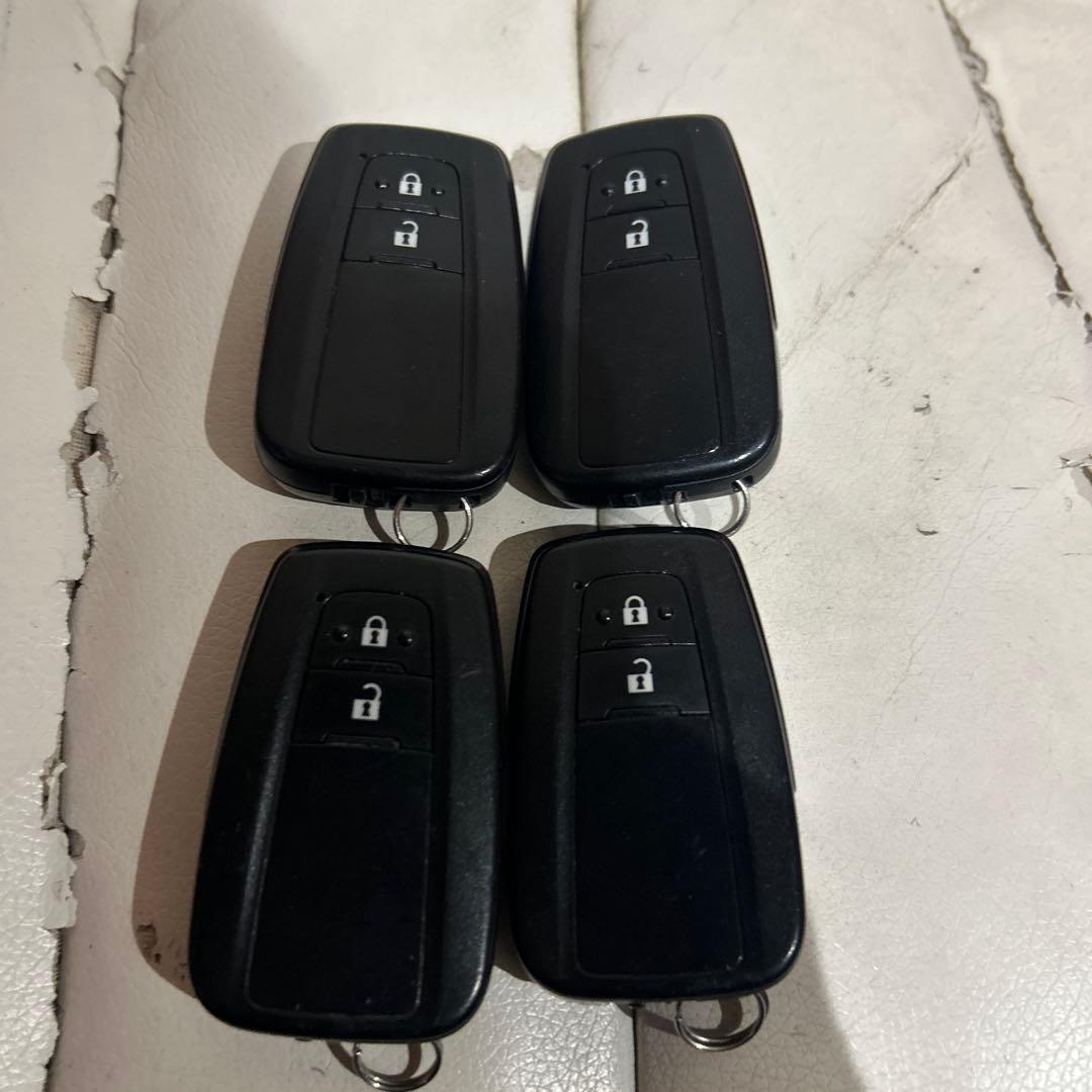 50プリウス スマートキー　2ボタン 4個 33