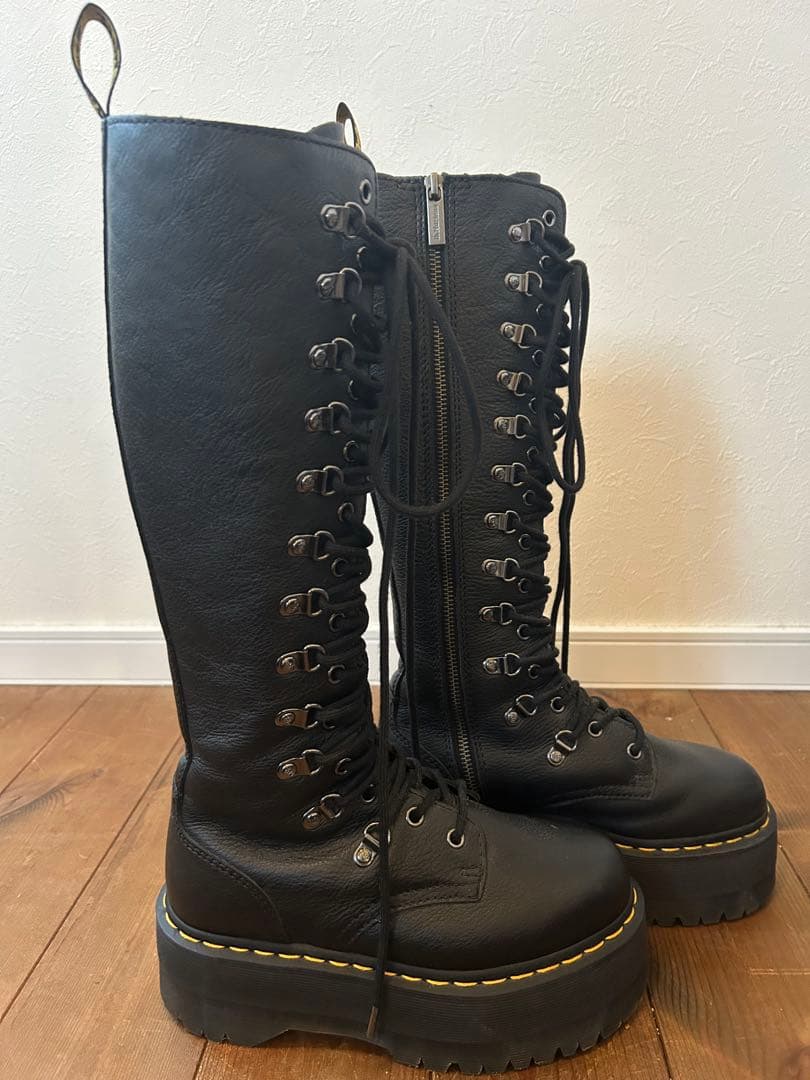 靴 Dr.Martens 1B60 MAX HDW UK4