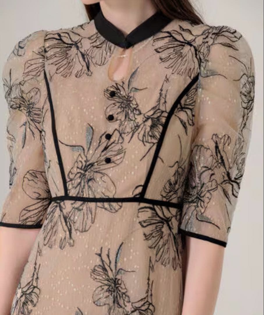 leja 花柄刺繍 ドレス☆ ベージュS